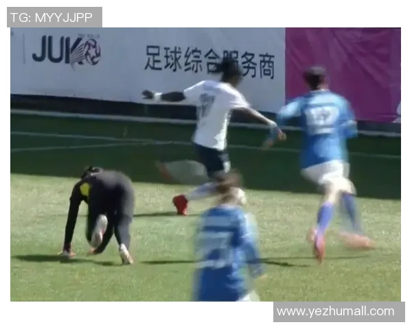 巨星绿茵场凌空劲射瞬间展现力量与速度之美